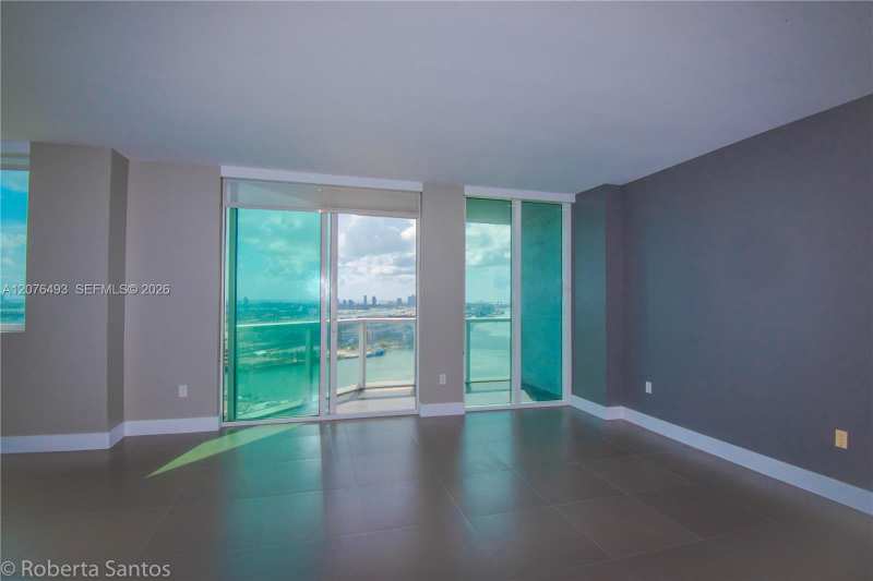244 Biscayne Blvd # 3802, Miami FL 33132