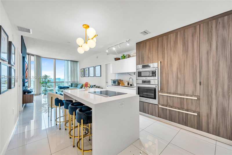 851 NE 1st Ave # 2408, Miami FL 33132