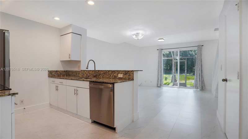 1492 Veracruz Ln # 4, Weston FL 33327