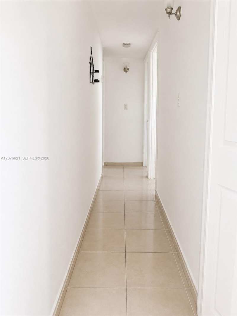 666 W 81st St # 103, Hialeah FL 33014