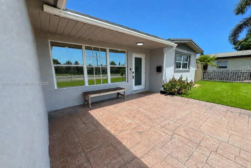 6511 Park St, Hollywood FL 33024