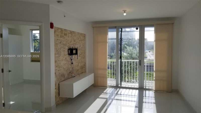 2651 NE 212th Ter # 207, Miami FL 33180