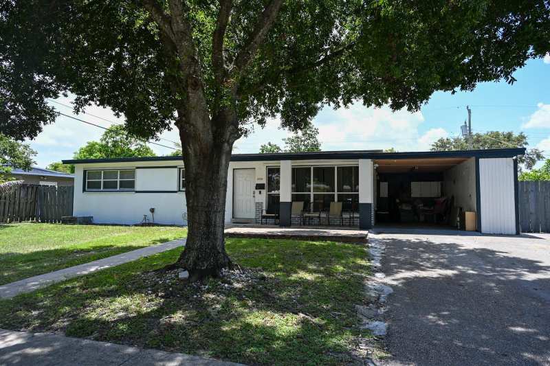 6814 NW 14TH Street, Plantation FL 33313