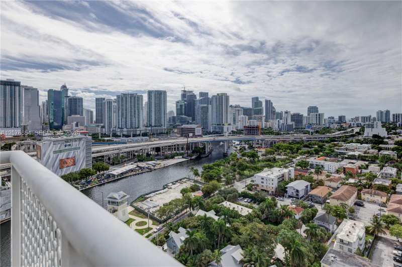 10 SW South River Dr, Miami FL 33130