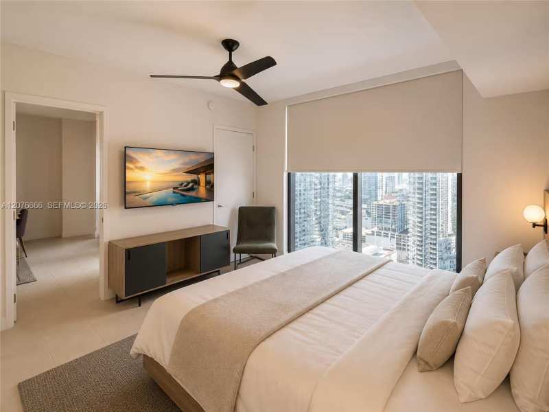 159 NE 6th St # 3504, Miami FL 33132