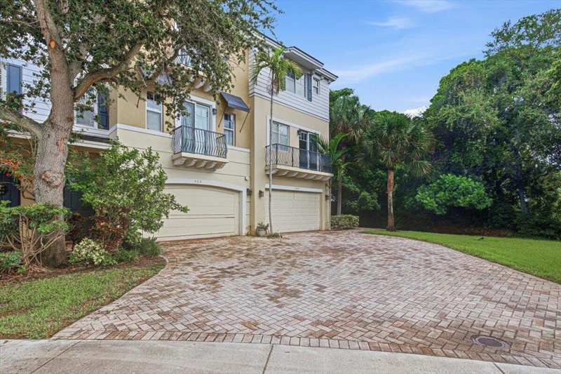 520 NW 39TH Circle, Boca Raton FL 33431