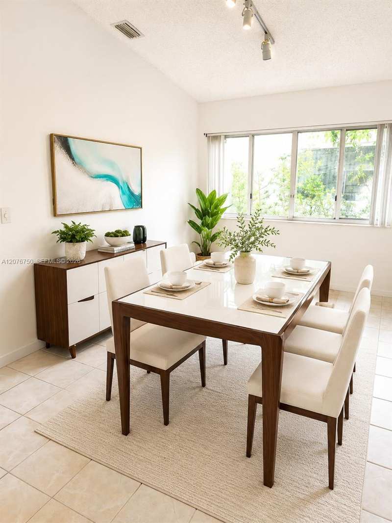 405 Kelly Ln, Weston FL 33326