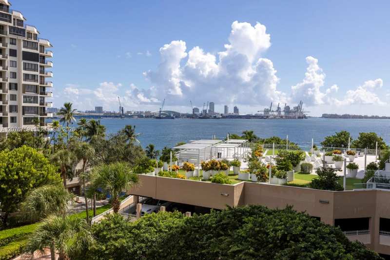 770 CLAUGHTON ISLAND DR # 601, Miami FL 33131