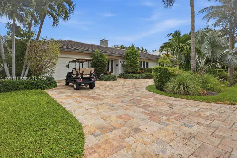 571 S Mashta Dr, Key Biscayne FL 33149