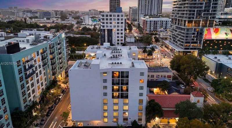 329 NE 28th St # 707, Miami FL 33137