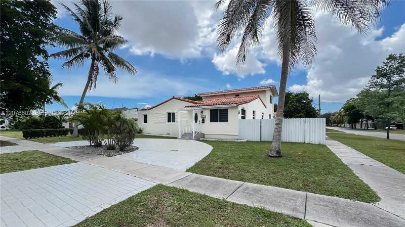 970 Plover Ave, Miami Springs FL 33166