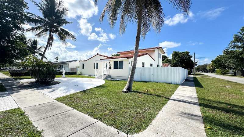 970 Plover Ave, Miami Springs FL 33166