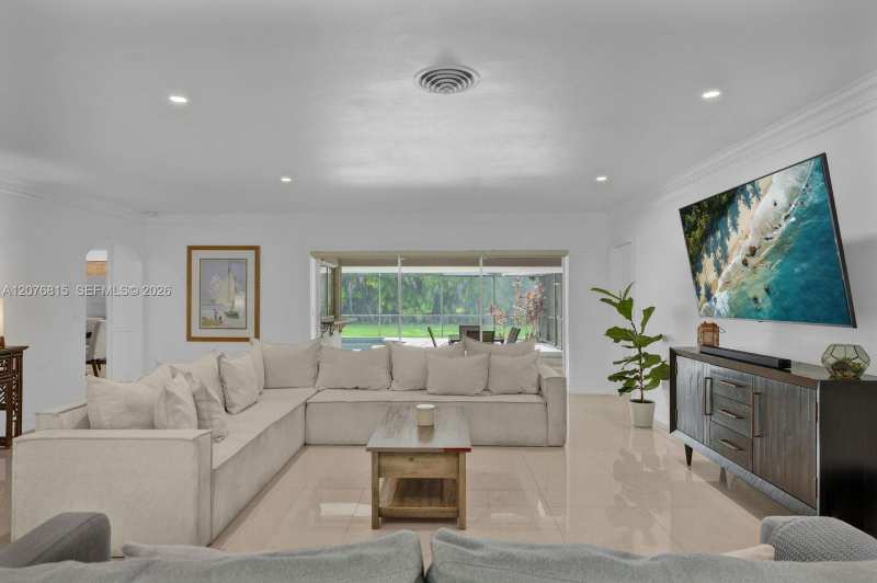 11805 SW 62nd Ave, Pinecrest FL 33156