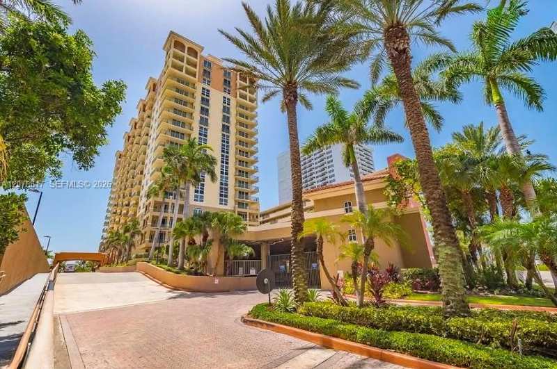 2080 OCEAN DRIVE CONDO