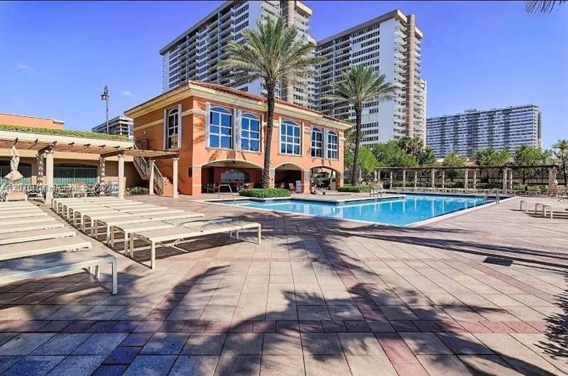 2080 OCEAN DRIVE CONDO