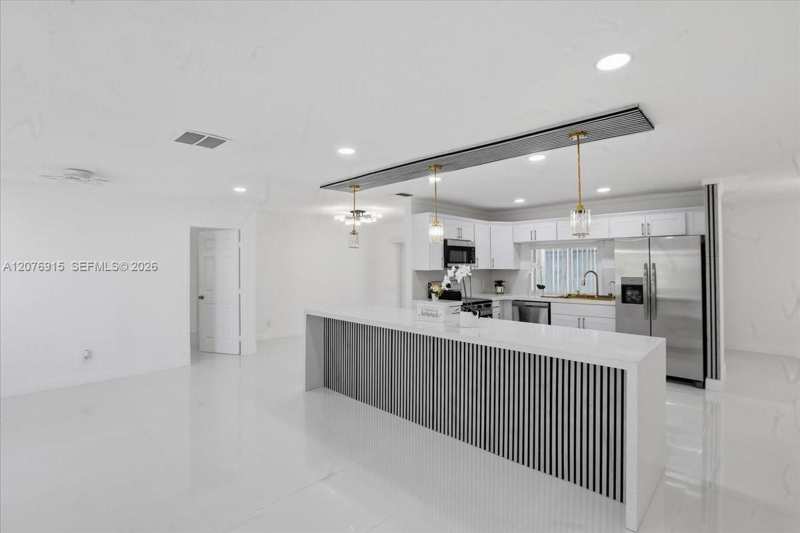 8300 SW 26th Pl, Davie FL 33328