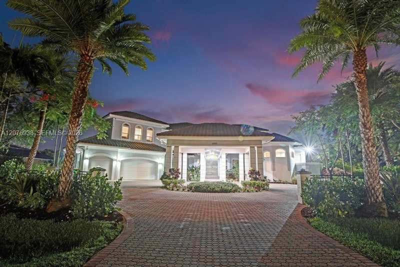 11203 NW 9th St, Plantation FL 33325