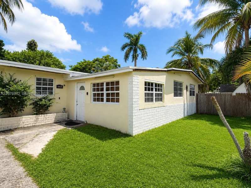 15465 SW 298th Ter, Homestead FL 33033