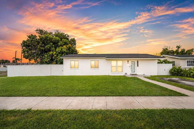 20400 NW 38th Ct, Miami Gardens FL 33055