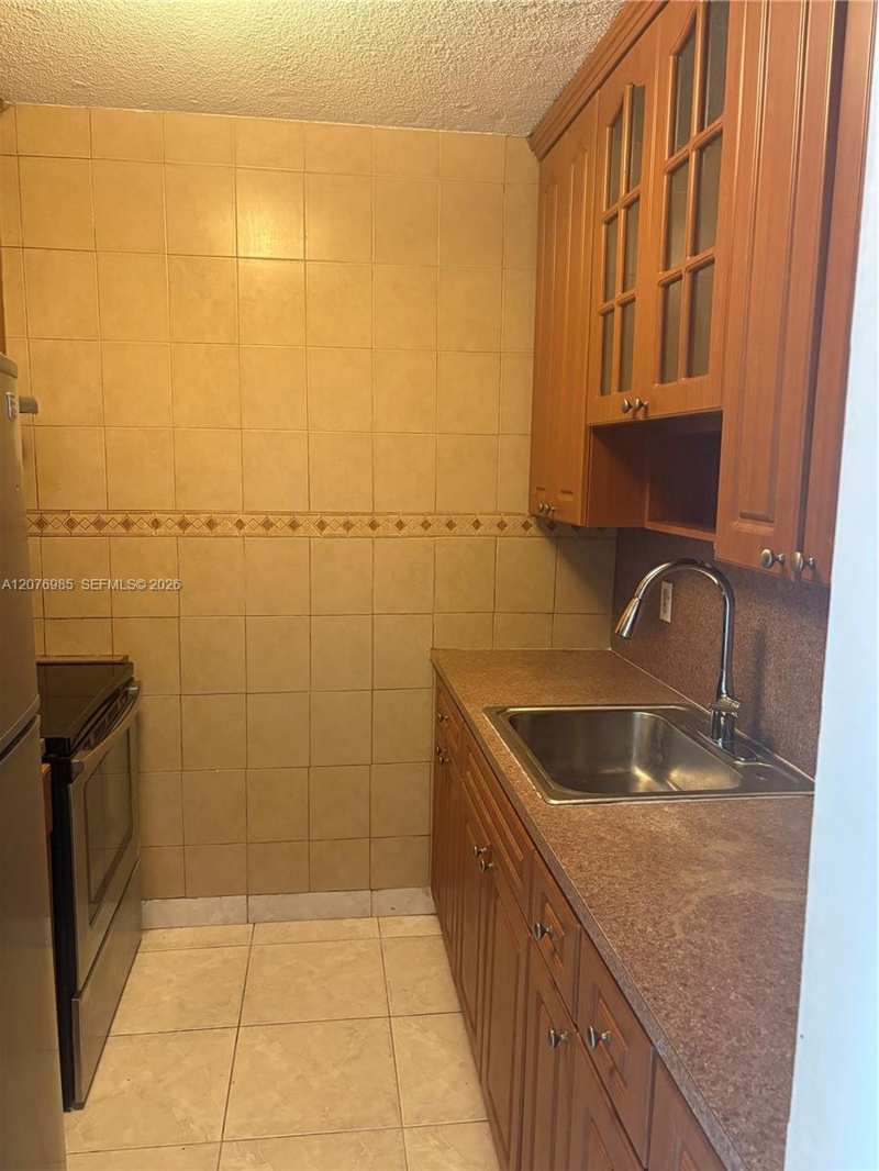 N Bay White House Condo 2