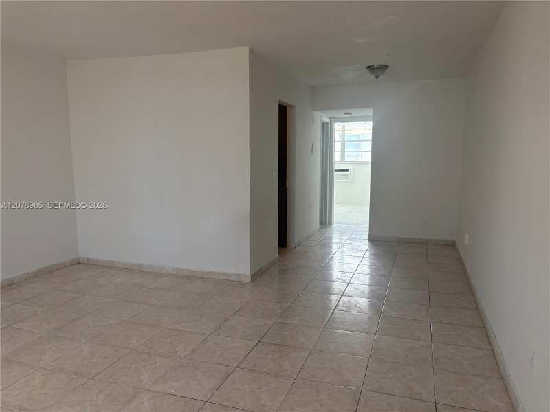 N Bay White House Condo 2