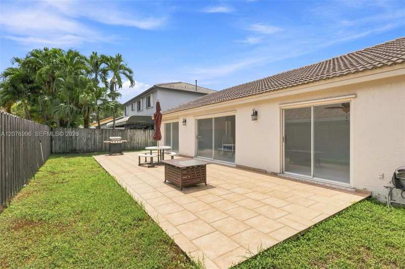 19181 NW 89th Ave # 1, Hialeah FL 33018