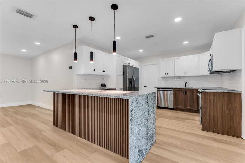 3940 NW 5th St, Coconut Creek FL 33066