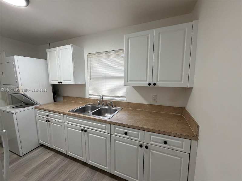 1245 W 35th St # 2, Riviera Beach FL 33404