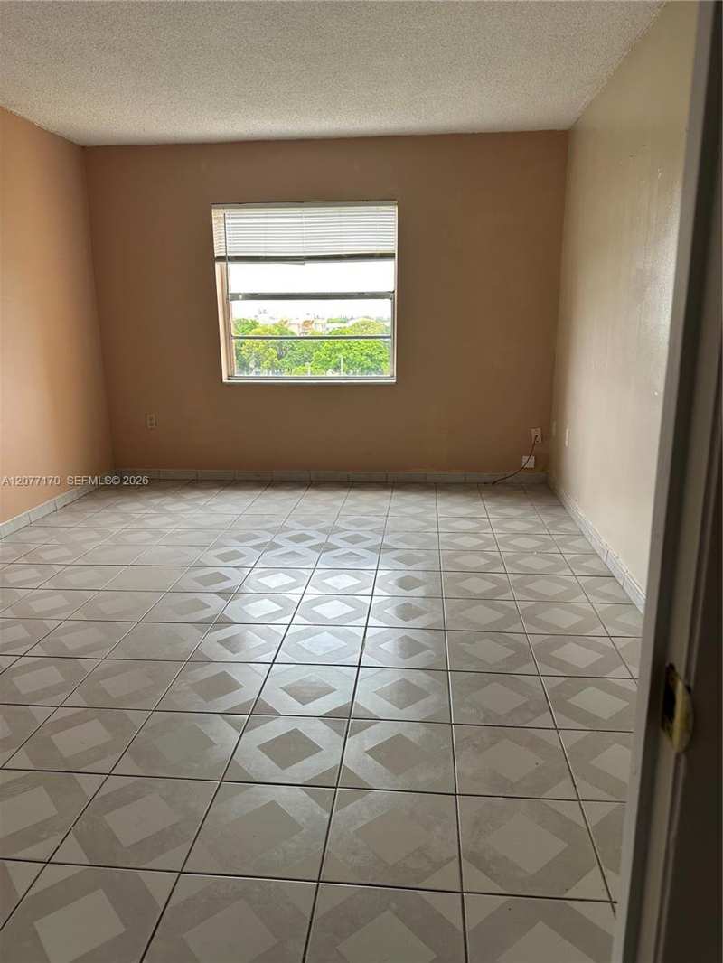 CASTILLIAN CLUB CONDO