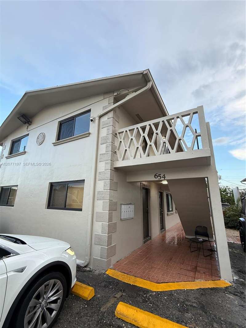 664 W 29th St # 6, Hialeah FL 33012