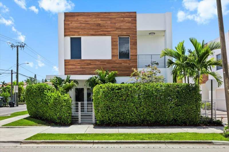 1255 NE 18TH Avenue, Fort Lauderdale FL 33304