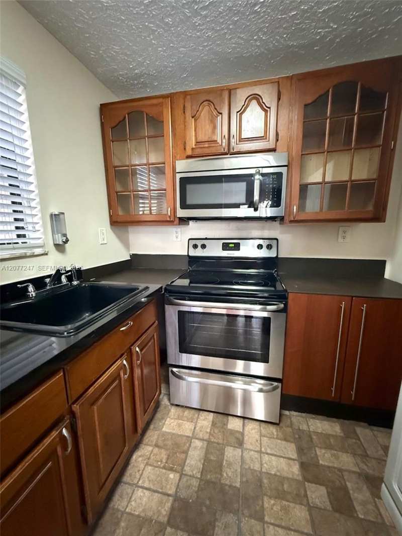 1121 SW 122nd Ave # 2, Miami FL 33184