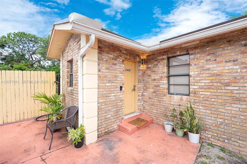 2420 NW 22nd Rd, Fort Lauderdale FL 33311