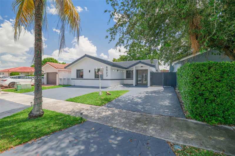 5923 SW 147th Pl, Miami FL 33193