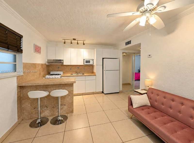 528 Meridian Ave # 202A, Miami Beach FL 33139