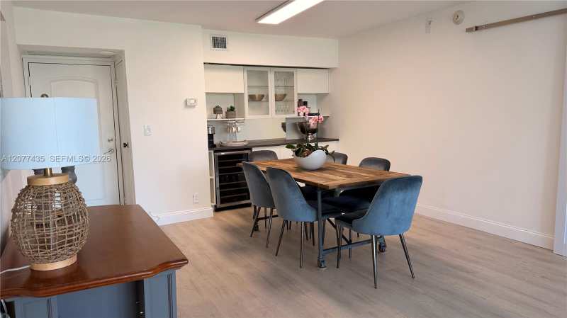 100 Bayview Dr # 431, Sunny Isles Beach FL 33160