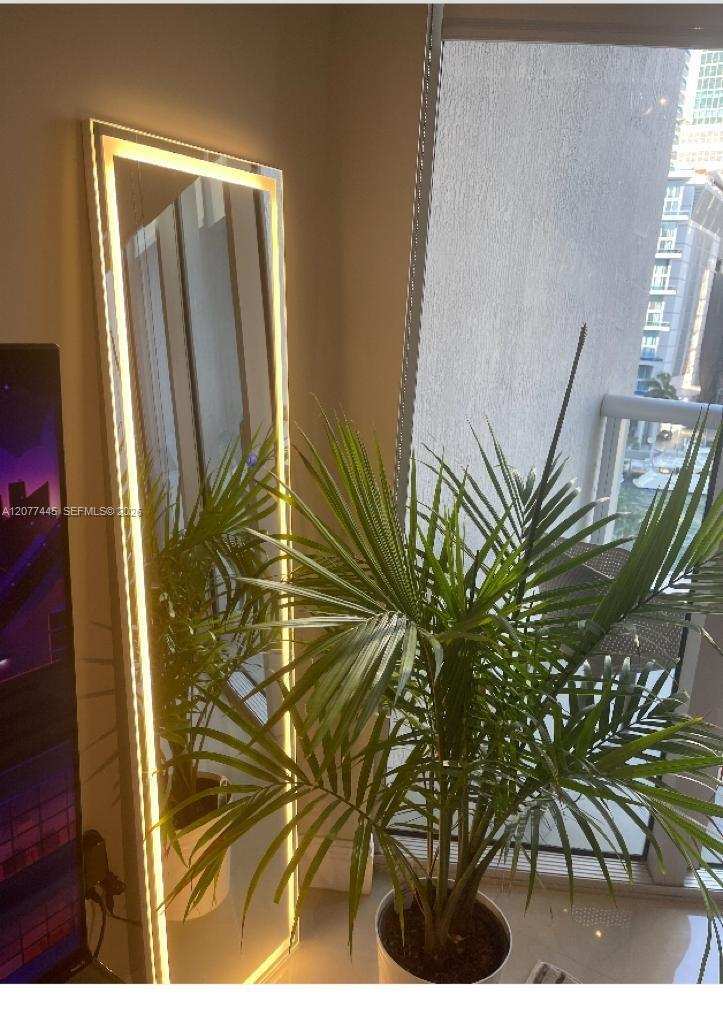 475 Brickell Ave # 808, Miami FL 33131