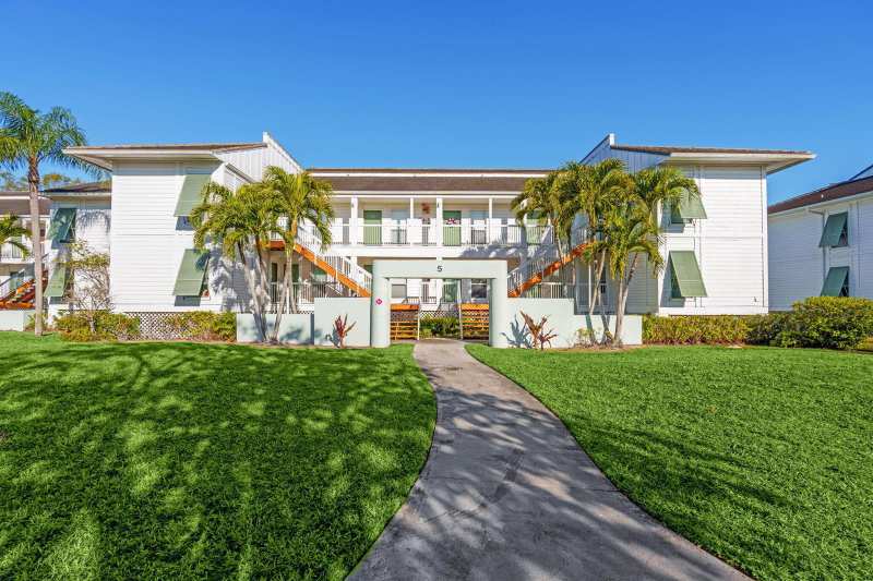 271 Cypress Point Drive, Palm Beach Gardens FL 33418