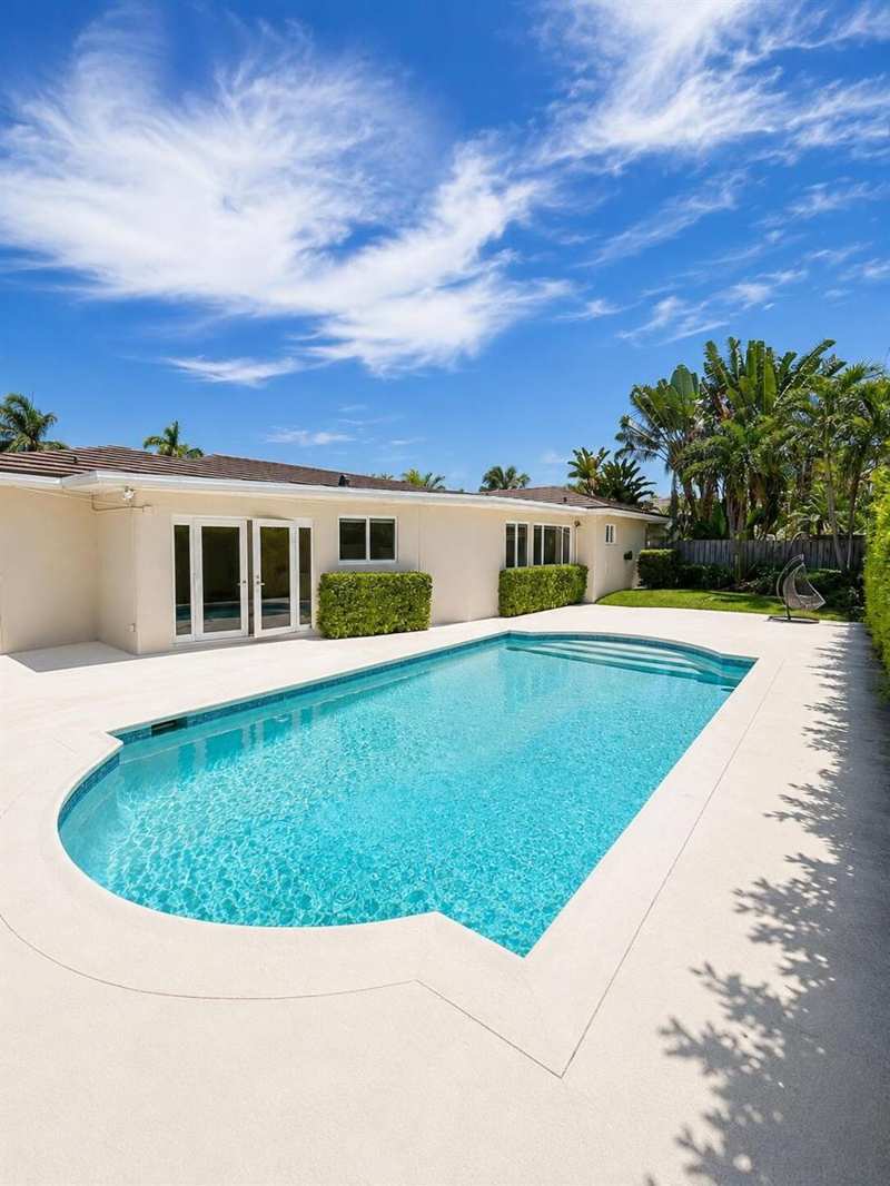 2910 NE 39TH Court, Lighthouse Point FL 33064