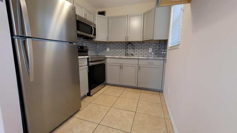 208 EASTHAMPTON I, West Palm Beach FL 33417