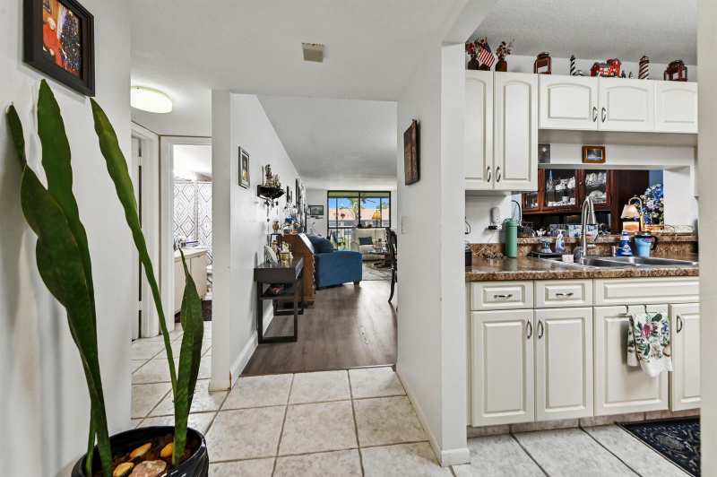 4725 LUCERNE LAKES Boulevard E # 202, Lake Worth FL 33467