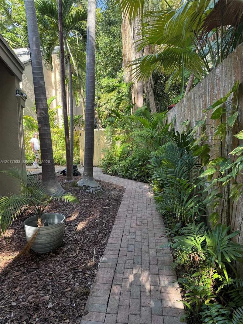 3165 Center St # 1, Miami FL 33133