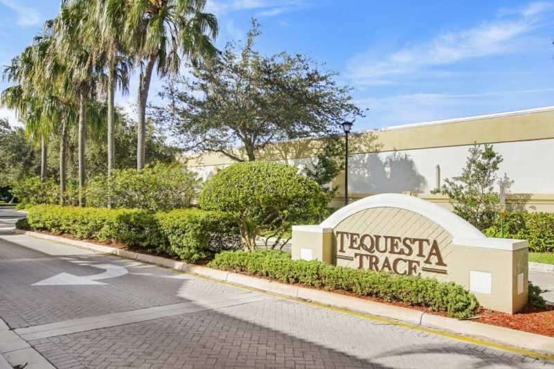 108 LIGHTHOUSE Circle # B, Tequesta FL 33469