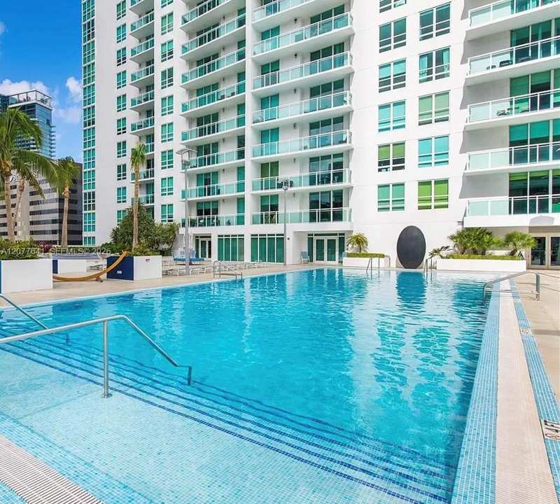 950 Brickell Bay Dr # 902, Miami FL 33131