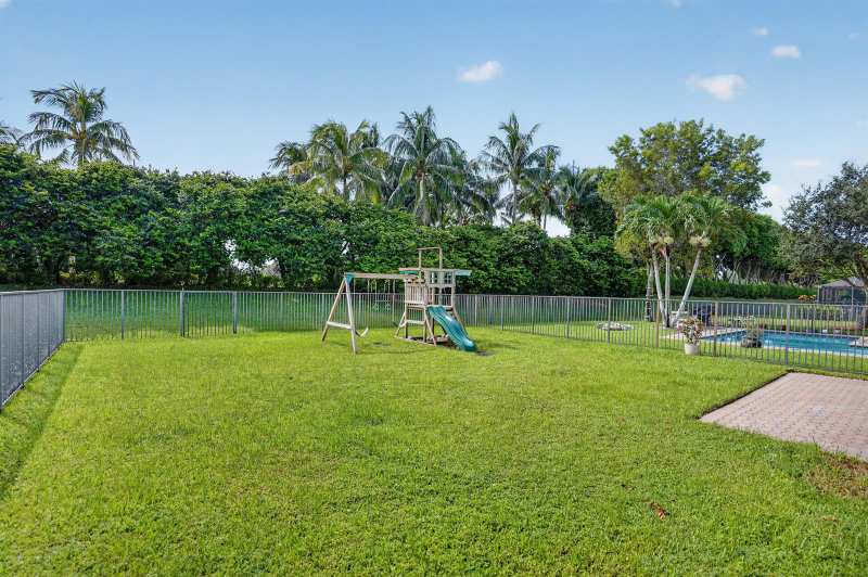 9135 Dupont Place, Wellington FL 33414