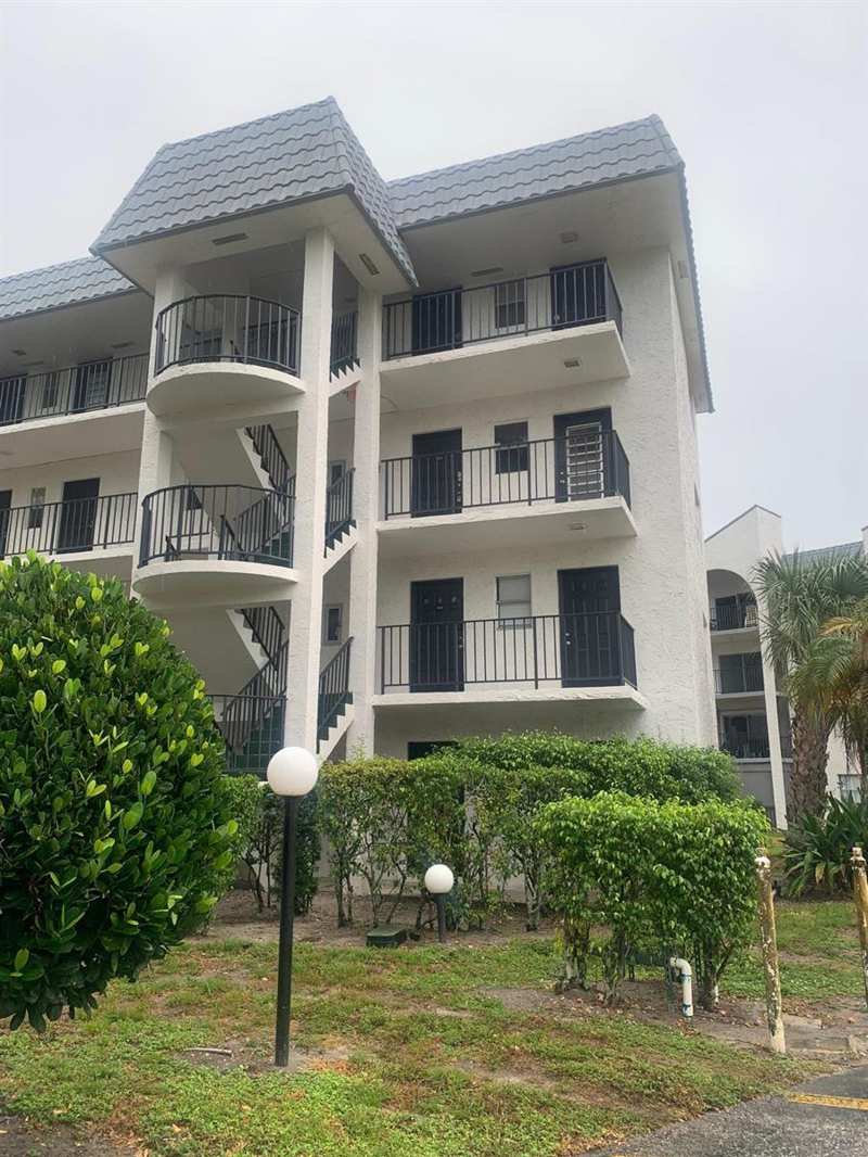 3360 SPANISH MOSS Terrace # 413, Lauderhill FL 33319