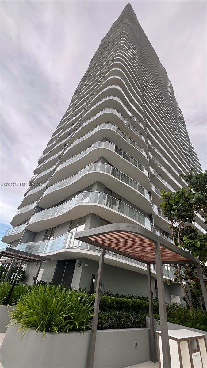 1400 Biscayne Blvd # 2106, Miami FL 33132