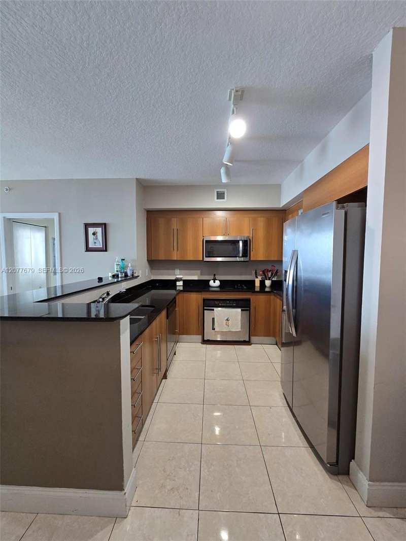 325 S Biscayne Blvd # 3115, Miami FL 33131