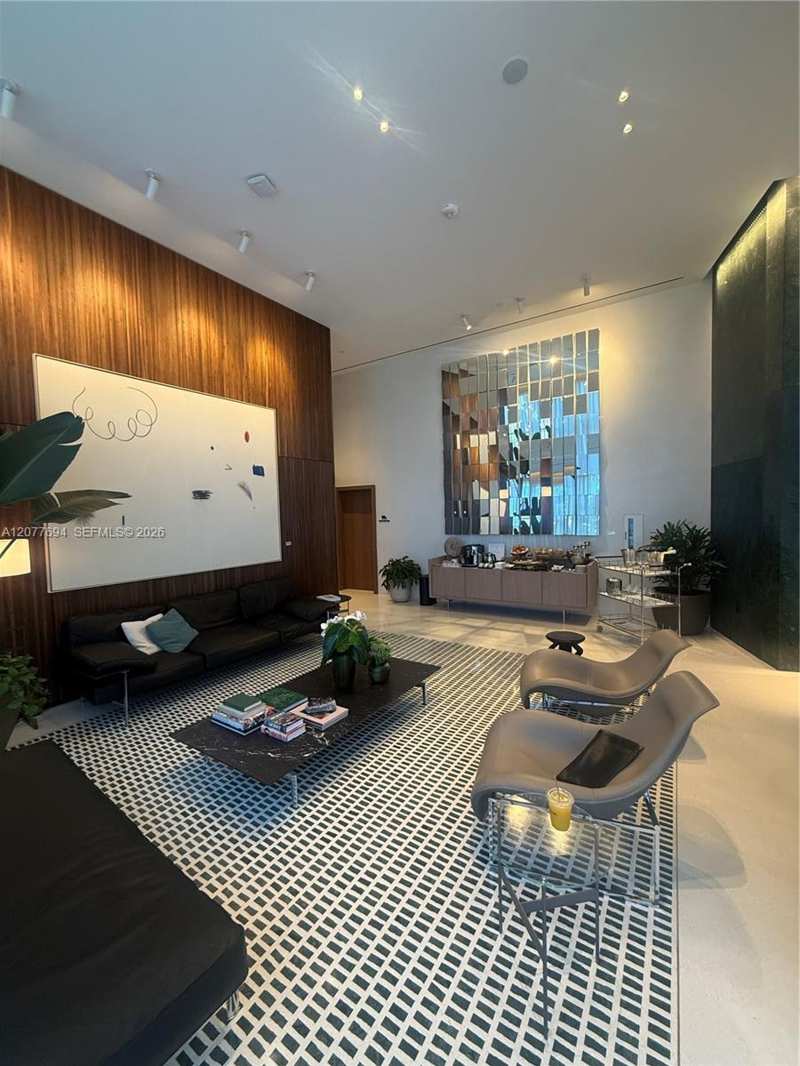 1400 Biscayne Blvd # 209, Miami FL 33132