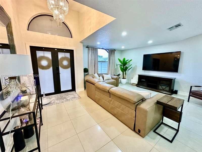 9021 NW 150th Ter, Miami Lakes FL 33018